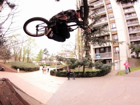 Cotcot et Tigrou - SOSH URBAN MOTION - CONTEST AMATEUR