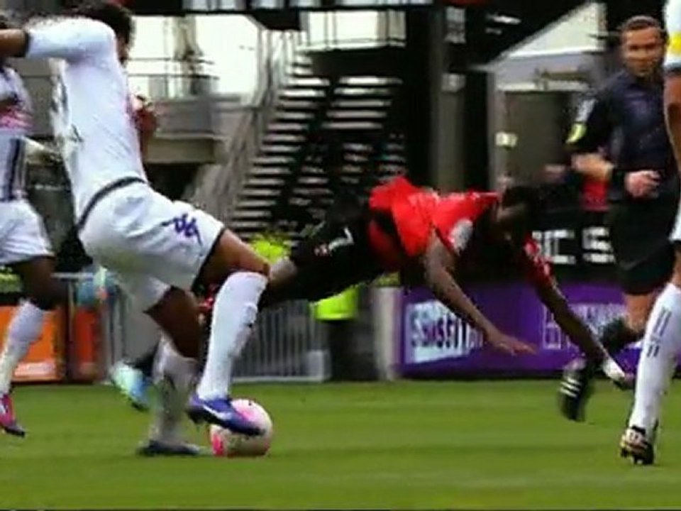 E. CAPOUE nous recoit chez lui.