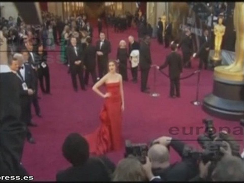 Anne Hathaway obligada a perder siete kilos