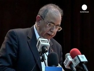 El presidente del Gobierno de transición libio intenta...