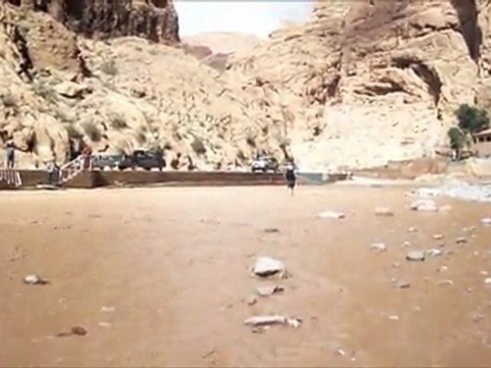 Gorges Todra Maroc - Hôtel les Roches Maroc - 4x4 Tours - Escalade - Trekking - Bivouac- Kasbah Lodges Gorges Todra