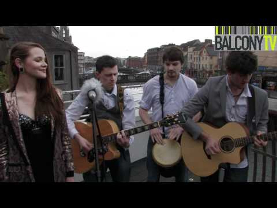 THE EMPIRE LIGHTS - MOMENTUM (BalconyTV)