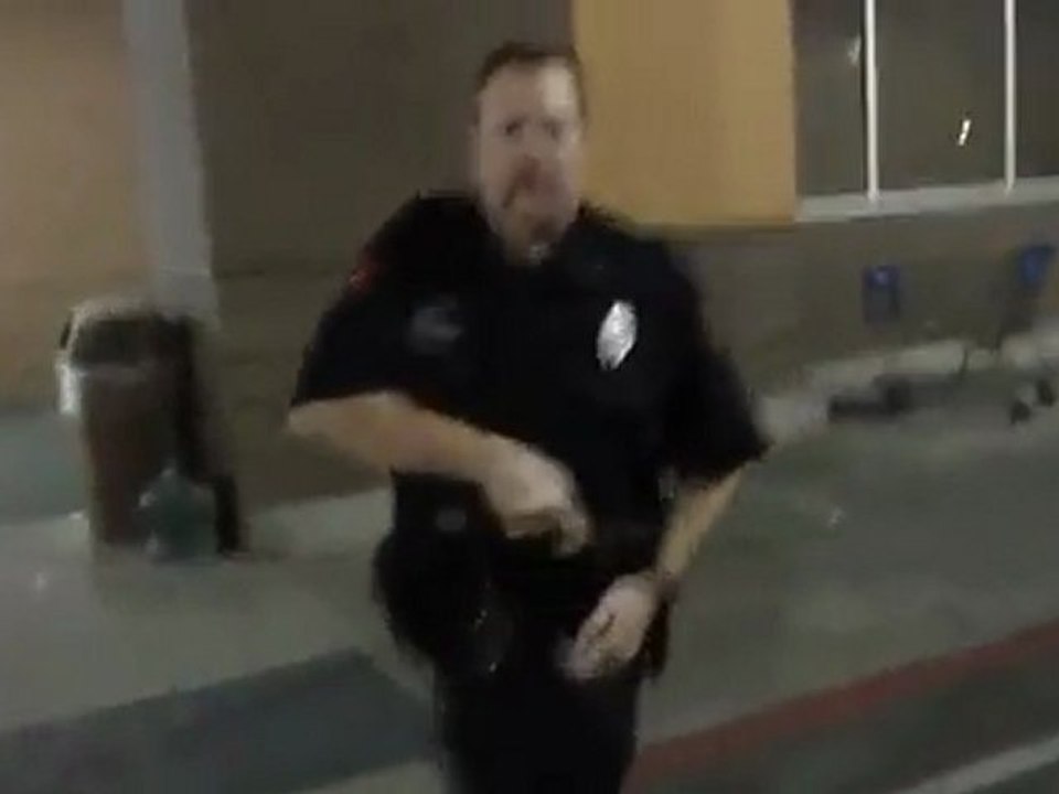 Houston Cop goes CRAZY