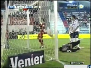 Highlights Tigre - Argentions Jrs. 1-2 (Clausura) 01/04/2012