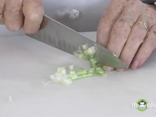 How To Chop Green Onions