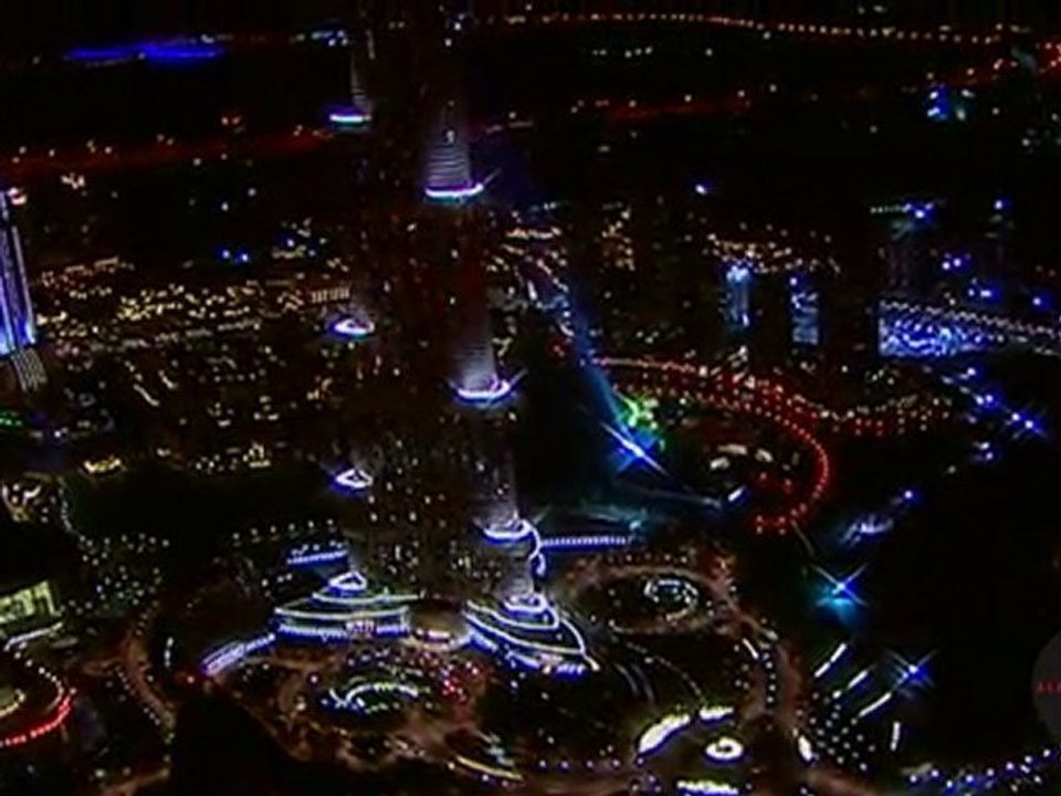 Alain-Robert-climbs-tallest-building-Burj-Khalifa