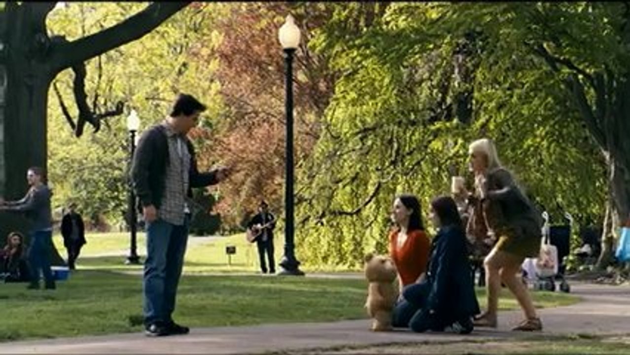 Cinescondite - Ted- primer trailer subtitulado