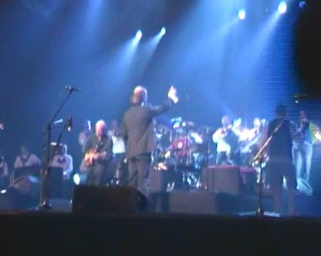 Call to the dance - Dan ar Braz & Carlos Nunez, avec le Bagad Bro Felger