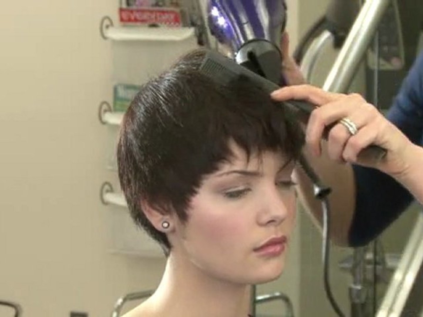 Short Hair Style - Audrey Hepburn Crop - video Dailymotion