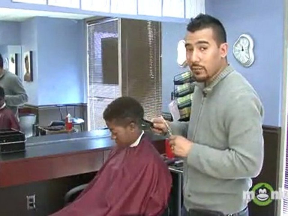 Natural Mohawk Hairstyle - Customizing with Shears