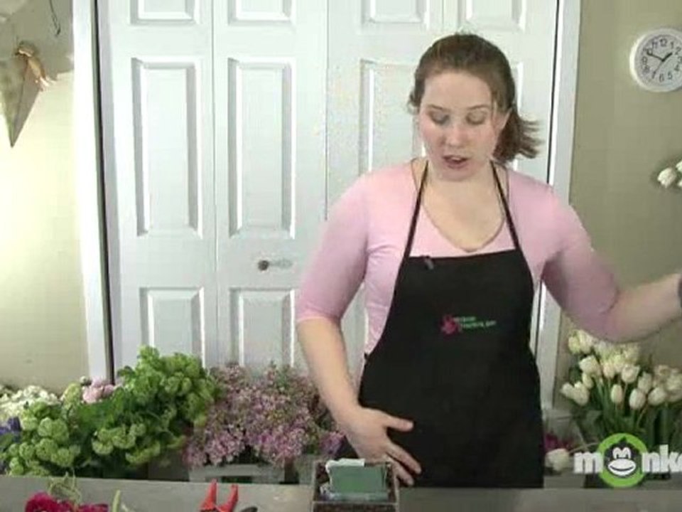Making a Centerpiece using Floral Foam