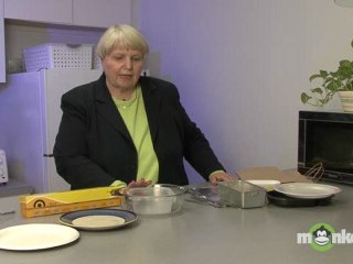 Choosing Microwave Safe Containers