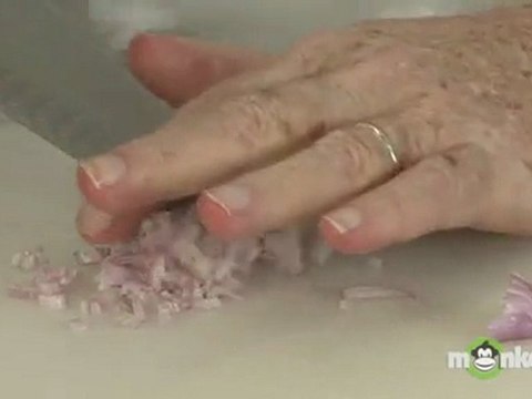 How To Mince Shallots