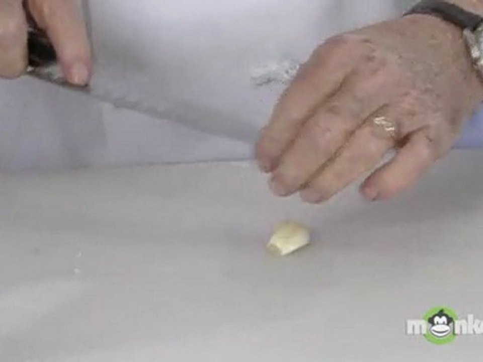 How To Slice Garlic