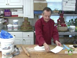 Fondant Cake Decorating - Using Impression Mats