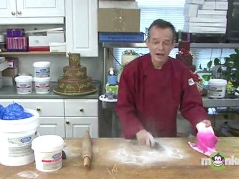 Fondant Cake Decorating - Marbling the Fondant