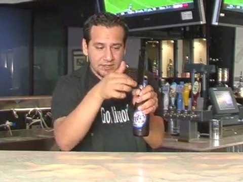 Flair Bartending - Basic Beer Opening
