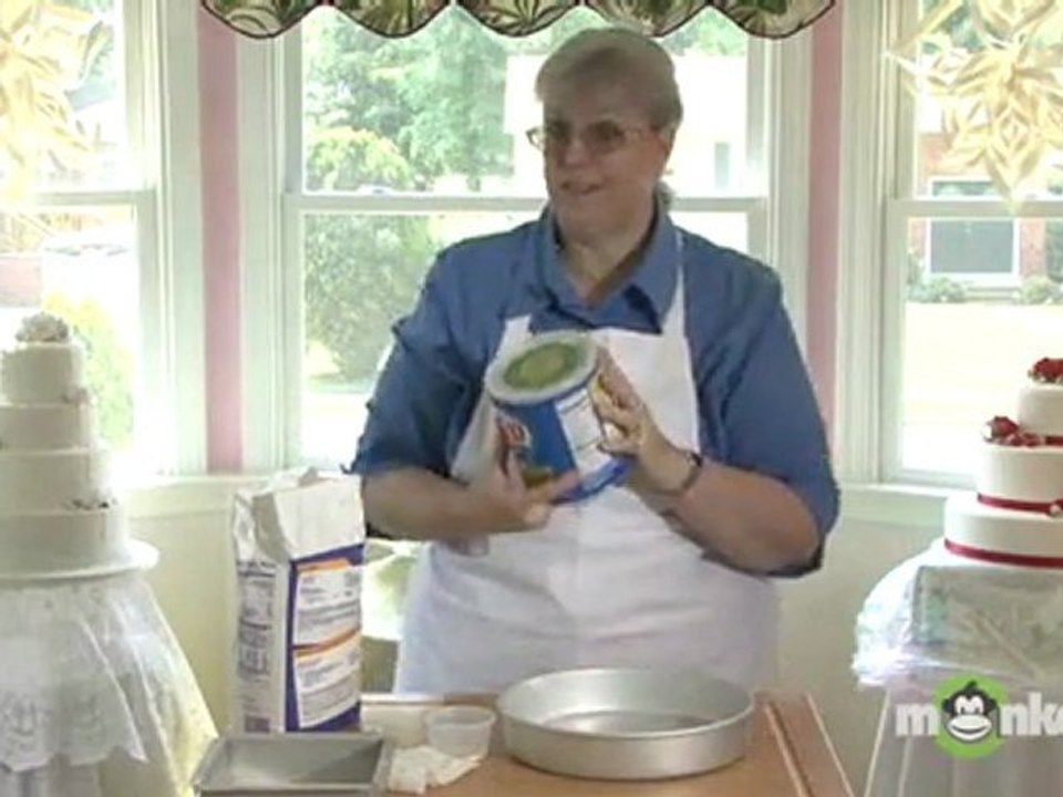 Cake Decorating - How to Prepare Your Cake Pan for Baking