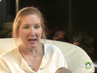 How long should you email before sharing personal information when dating online?