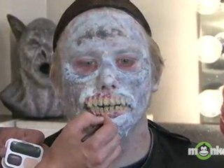 Zombie Makeup - Adding Detail