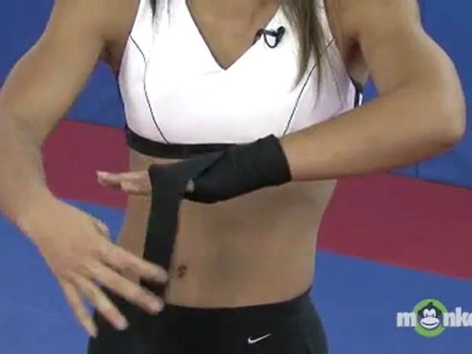 Kickboxing Bag Class - Wrapping the Hands