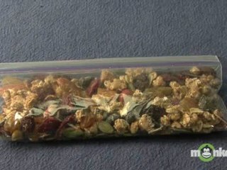 What are some healthy snacks I can keep at my desk?