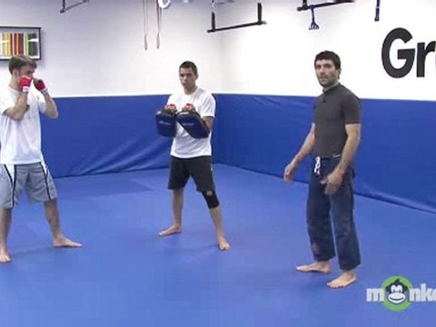 Muay Thai Kickboxing - How to Throw a Round Kick