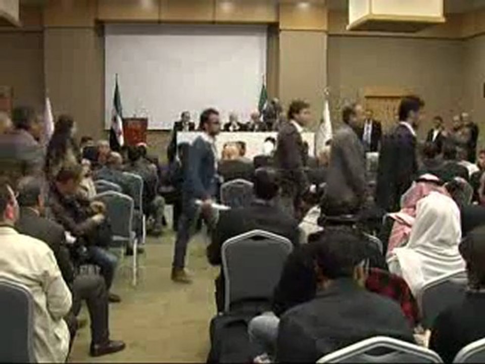 Suriyeli isyancılara maaş