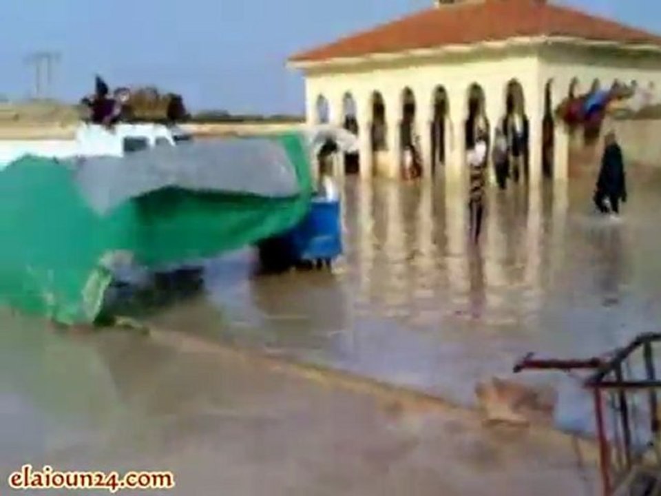 العيون الشرقية  انفجار الأنبوب الرئيسي للماء الصالح للشرب