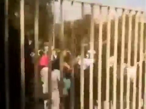 فري برس حلب الجامعة بداية مظاهرة كلية العمارة 2 4 2012 ج4