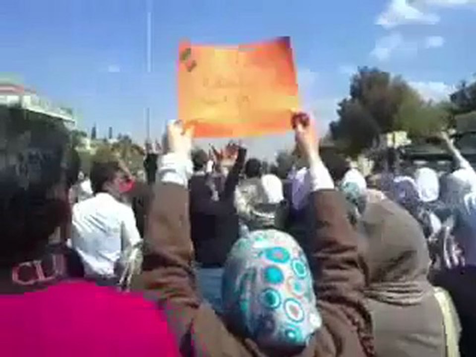 فري برس حلب الجامعة بداية مظاهرة كلية  العمارة 2 4 2012 ج2