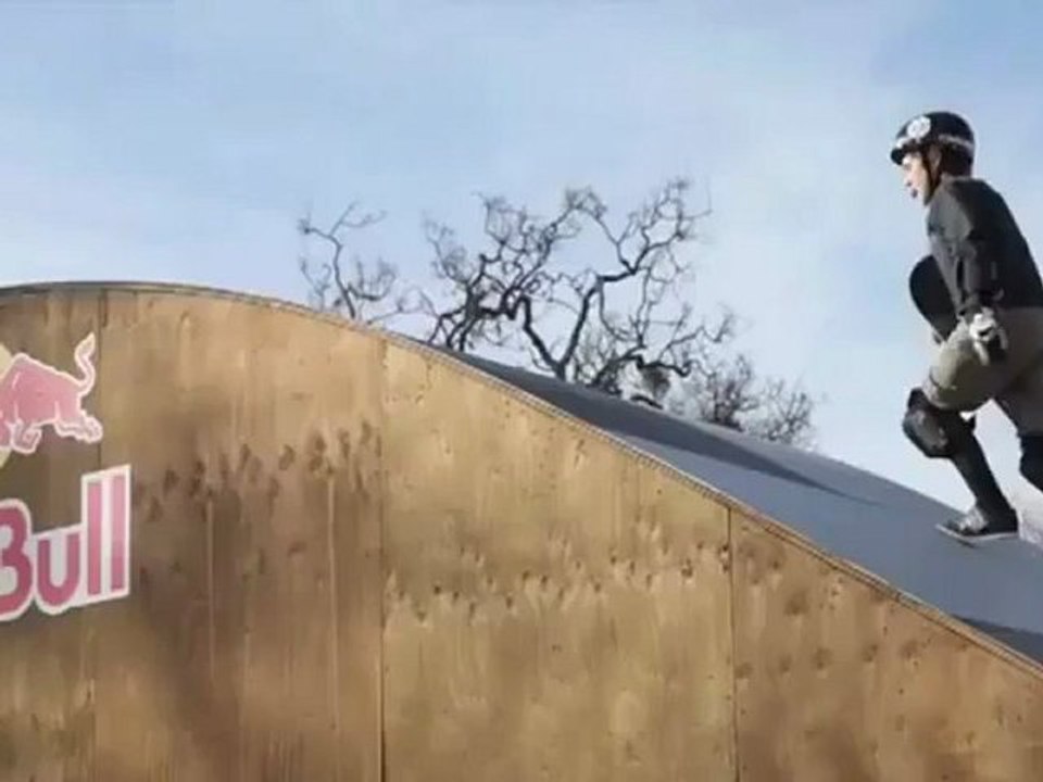 Un skater de 12 ans réalise trois tours complets de 360 degrés