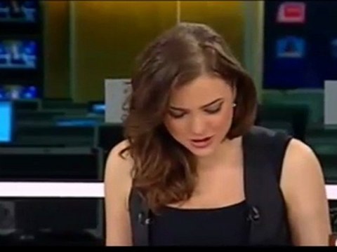 Güzel sunucunun canlı yayında şaşırtan tepkisi Video Televizyon Gazetesi haber, diziler, televizyon, sinema, magazin, aktüel, yaşam