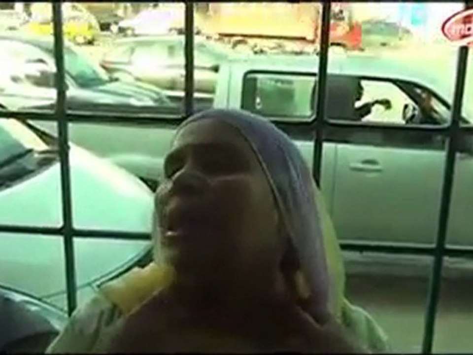 إهانة جرحي الثورة أمام وزارة حقوق الإنسان