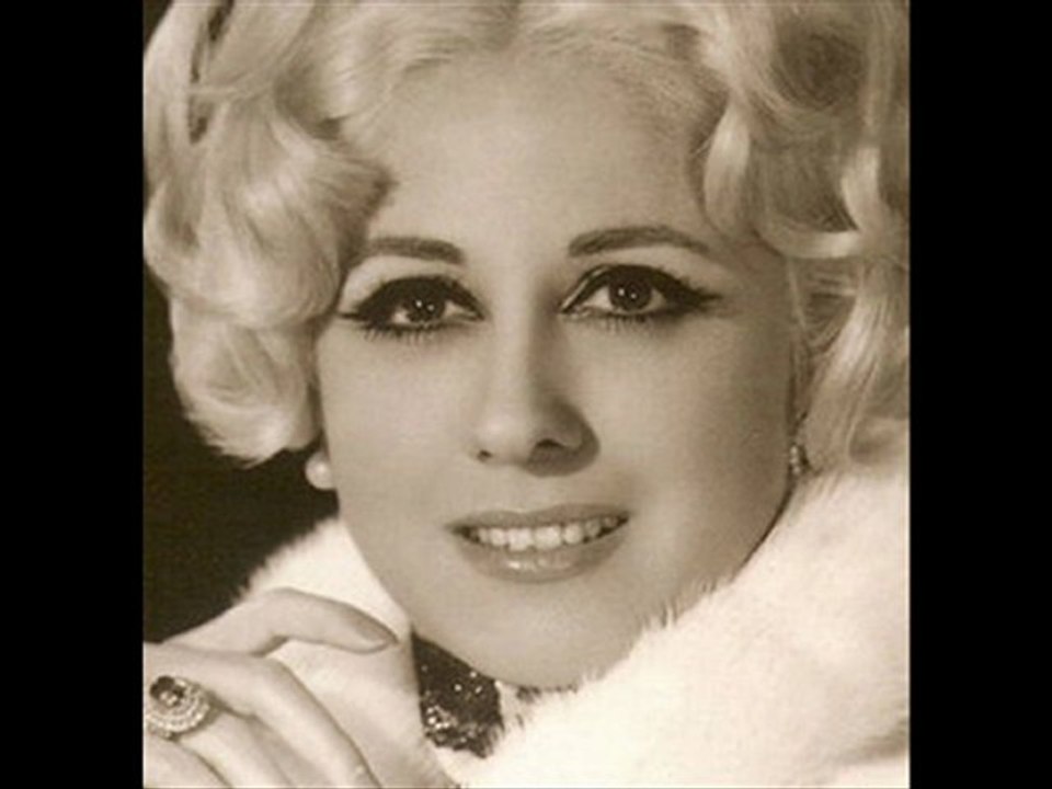 Behiye AKSOY - BOŞ ÇERÇEVE