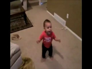 un bébé danse ingeta de zaikas (clan zaiko)