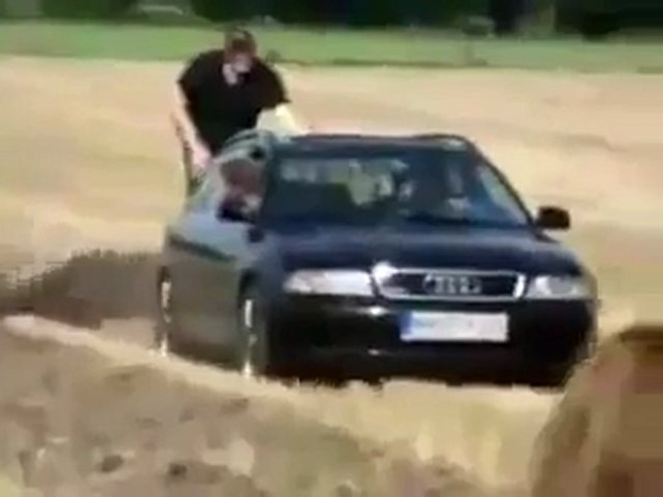 Audi böyle tarla sürer