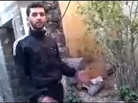 فري برس حمص الناشط عمر التلاوي يرينا الصاروخ الذي لم ينفجر 3 4 2012