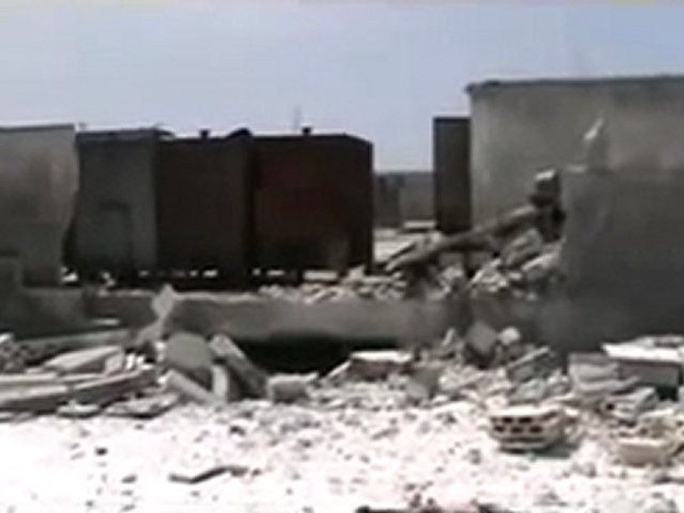 فري برس   حمص القديمة قصف عنيف على الحي والمساجد بالصواريخ والهاون 2 4 2012