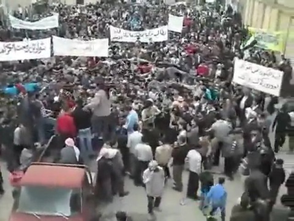 فري برس   تل رفعت    حاشدة لدعم لواء احرار الشمال  29 3 2012 جـــ 2