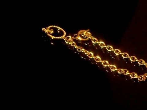 Silver tone bracelet with cute charm. #27