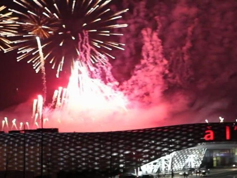 Un feu d'artifice pour l'inauguration de l'Atoll