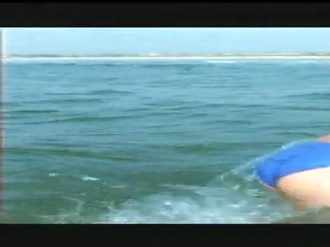 LES FILLES NE SAVENT PAS NAGER - Bande-annonce VF