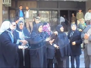 إعتصام أهالى الطلاب متهمى مجزرة بورسعيد بمجمع محاكم الاسماعيلية للأفراج عنهم