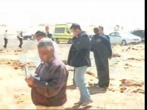 اللواء طارق مهدى محافظ الوادى الجديد يقوم بجولة فى الاماكن التى سينفذ فيها مهرجان التزحلق على الرمال وتسلق النخيل‎