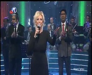 Ayşe İnak Ekiz-Bak Yeşil Yeşil