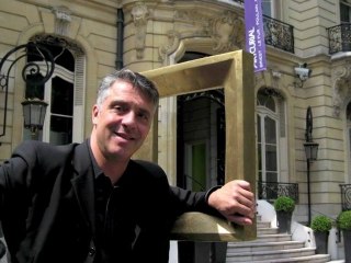 MA2F /// Installe un "Points 2 vue" (P2V) sur les Champs Elysées