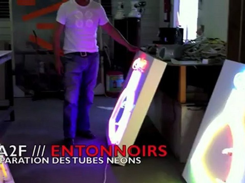 MA2F /// "NÉONS GENRÉS" Préparation des tubes de lumière Masculins & Féminins