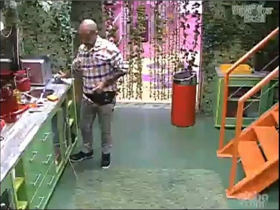 "Eu me sinto muito bem estando contigo" 14/03