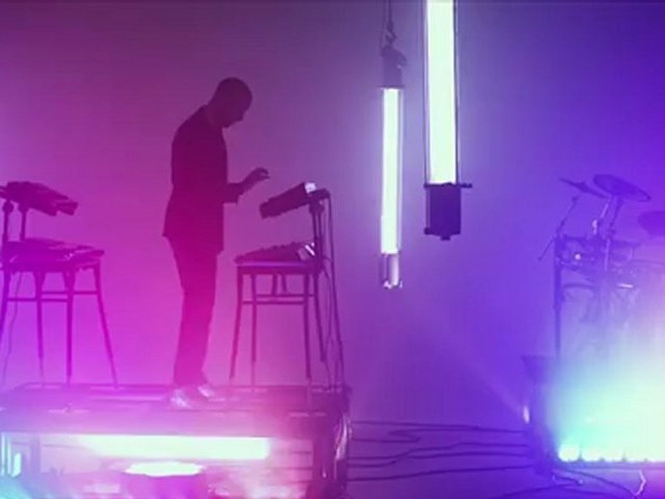 Schiller ft. Nadia Ali - Try